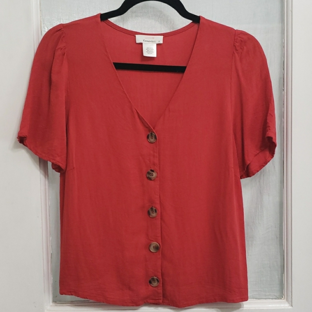 Urban Romantics Coral Button Front Top